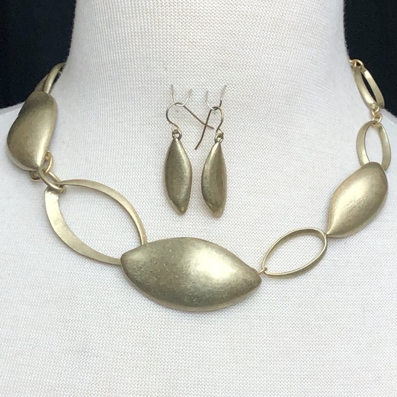 Worn Gold Abstract Oval Necklace Earrings Set - Picture 2 of 3